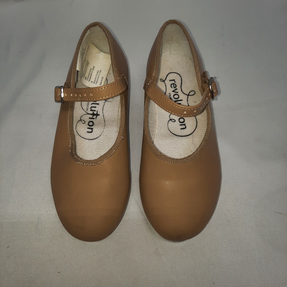 NWOT Revolutions dance wear nudetan tap shoes Strap and buckle US child 13